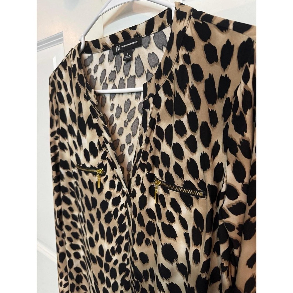 INC International Concepts Cheetah Vneck Blouse Zipper Pockets Tan Black Small